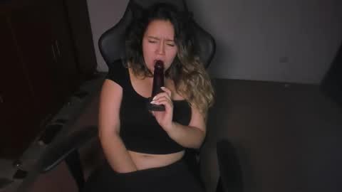 ash_smith1 online show from September 12, 3:08 am