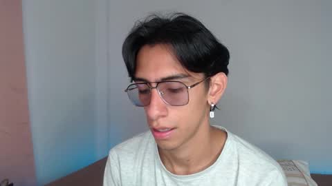 Ash online show from February 10, 4:54 pm