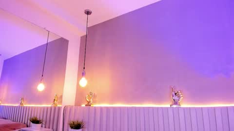 I am Ashley online show from February 8, 7:28 pm