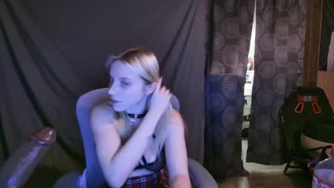Snapshot of ashleewolfx chatting on January 2, 2:11 am Ashlee Wolf online show from January 2, 2:11 am