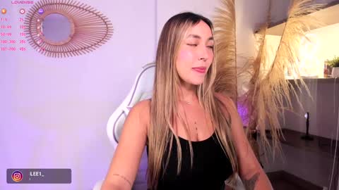 Snapshot of ashley2004_ chatting on September 30, 12:54 am Nay online show from September 30, 12:54 am