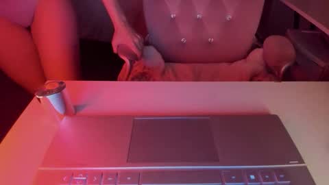 Ashley online show from April 27, 2:58 pm