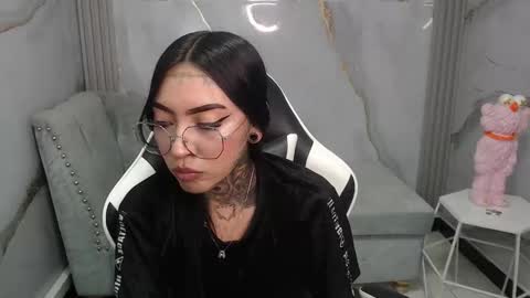 ashley_blum_v online show from November 28, 8:27 pm