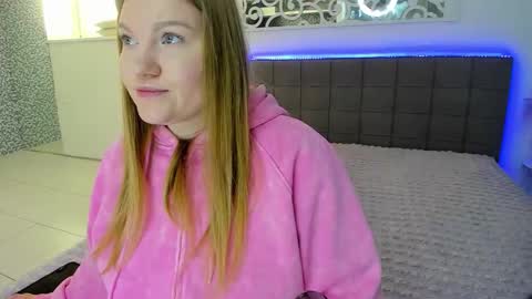 AshleyJonse online show from March 23, 6:18 am