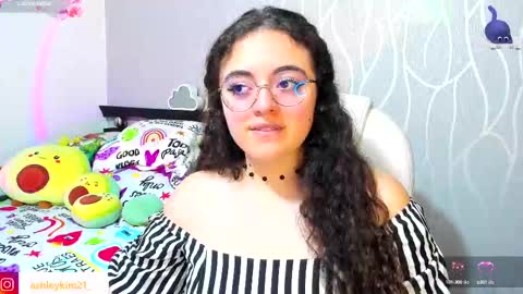 Snapshot of ashleykiim_ chatting on October 7, 12:50 am .. Ashley .. online show from October 7, 12:50 am