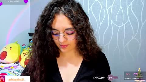 Snapshot of ashleykiim_ chatting on January 2, 2:43 am .. Ashley .. online show from January 2, 2:43 am