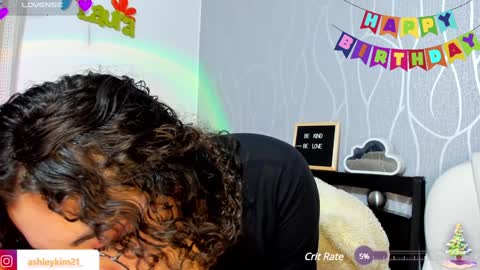 Snapshot of ashleykiim_ chatting on December 18, 8:36 pm .. Ashley .. online show from December 18, 8:36 pm