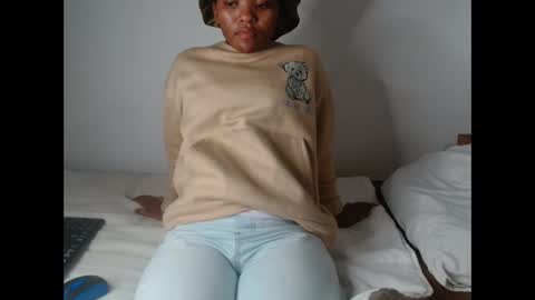 ashleyt255 online show from October 8, 8:20 am