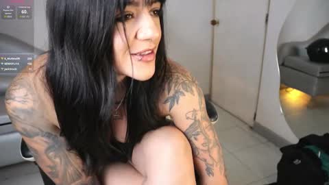 Ashley Lauren online show from March 30, 7:58 pm