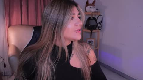 Snapshot of ashleyvalirya chatting on October 23, 4:14 am Ashley Lauren online show from October 23, 4:14 am