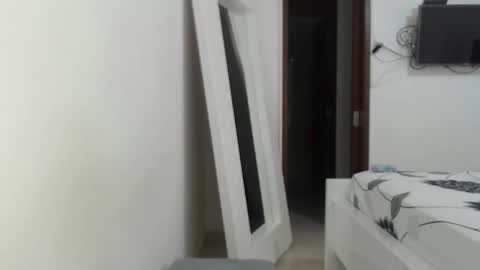Snapshot of ashlymoon chatting on February 16, 5:37 pm AshlyMoon online show from February 16, 5:37 pm