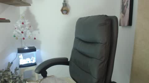 Sarah .3   hello guys .im love online show from November 13, 11:29 pm