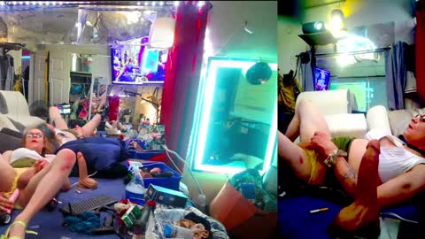 Snapshot of ashmomo chatting on December 28, 7:54 pm ashmomo online show from December 28, 7:54 pm