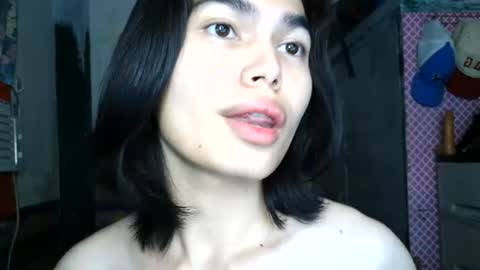asian_babyboi online show from July 21, 5:26 pm