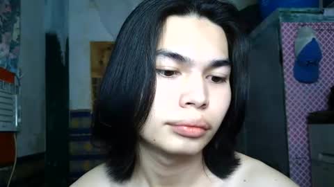 asian_babyboi online show from June 28, 3:52 pm