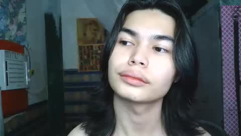 asian_babyboi online show from April 3, 7:43 pm