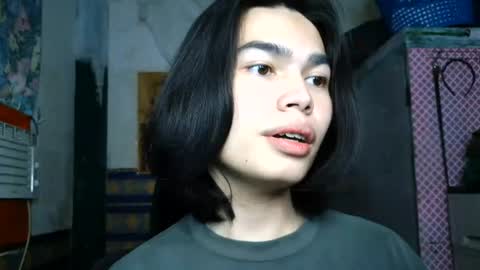 asian_babyboi online show from June 15, 1:14 pm