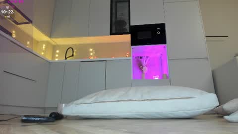 asian_loverpop online show from August 4, 9:05 am