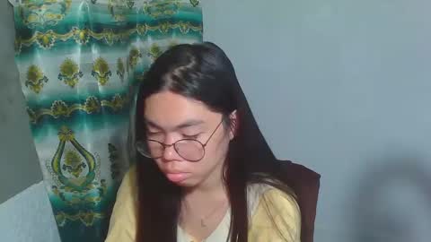Snapshot of asian_rhean chatting on March 7, 10:02 am Rhean online show from March 7, 10:02 am