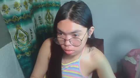 Snapshot of asian_rhean chatting on March 9, 9:03 pm Rhean online show from March 9, 9:03 pm