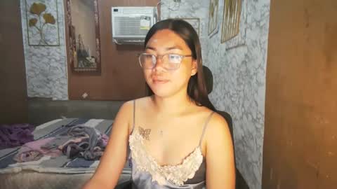 Snapshot of asian_rhean chatting on October 20, 12:26 am Rhean online show from October 20, 12:26 am