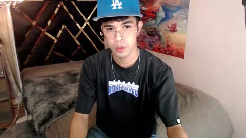 asiancum_peter online show from December 20, 10:55 am