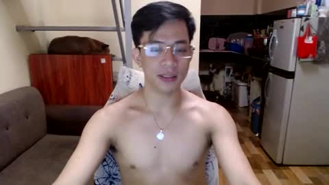 asiandreamboyx online show from February 12, 12:33 pm