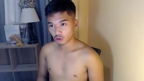 asianhunk_jamesx online show from October 17, 11:25 am