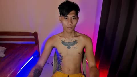 mark online show from April 3, 7:43 pm