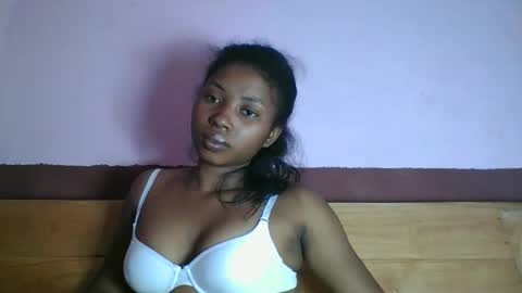 asmiraa online show from March 9, 10:20 am