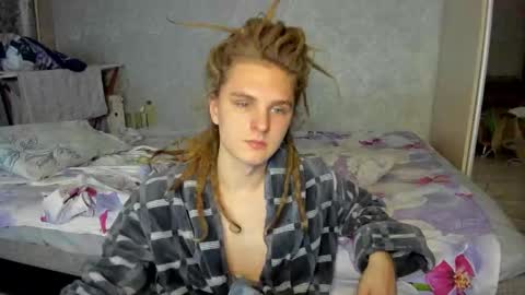 Snapshot of asphalt_surfer chatting on November 1, 12:33 am asphalt surfer online show from November 1, 12:33 am