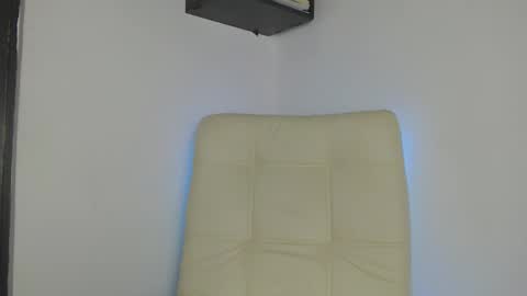 assiavilla1 online show from September 23, 2:27 am