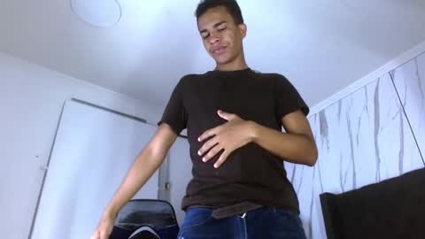 Snapshot of aston_vera chatting on October 21, 4:06 am Aston online show from October 21, 4:06 am