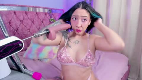Kitty online show from May 7, 9:32 pm