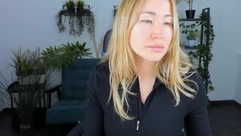 astramonroe online show from January 16, 3:21 pm