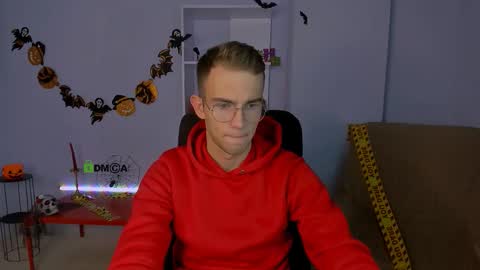 astren online show from October 19, 5:45 am