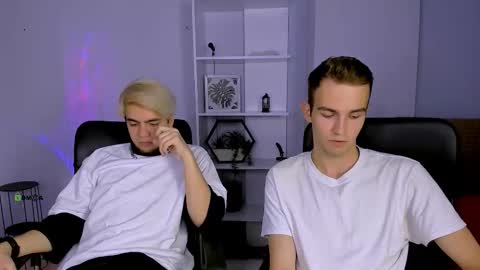 astren online show from November 4, 1:12 pm