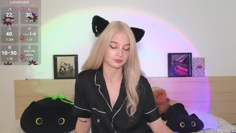 Maya online show from May 23, 9:33 pm