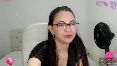 Snapshot of astrolover_ chatting on October 11, 3:55 am camila  online show from October 11, 3:55 am
