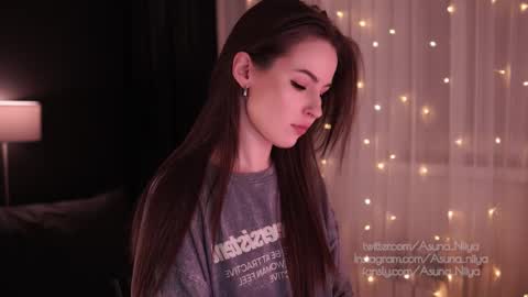 Asuna Niiya - online show from March 1, 7:15 pm