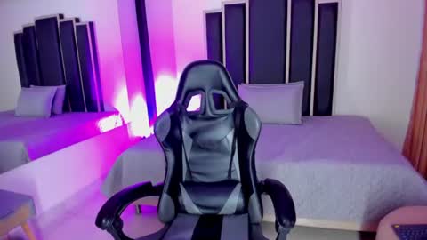 aura_baker online show from July 15, 12:32 pm