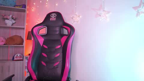 aura_rouss online show from November 11, 1:30 am