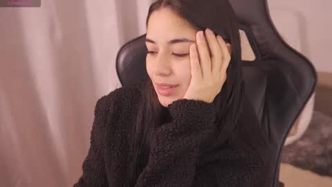 Snapshot of aura_sensual chatting on October 11, 3:44 am        . online show from October 11, 3:44 am
