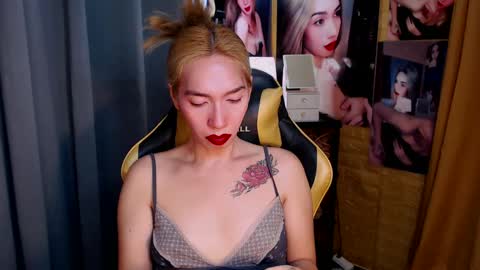 Miss awra online show from February 26, 8:39 am