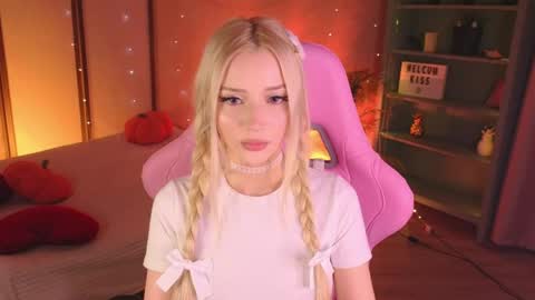 Aura online show from May 9, 8:48 pm