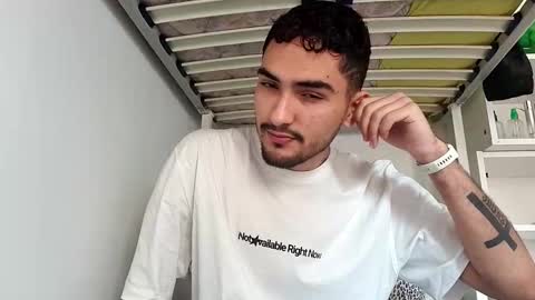 auron_merrow online show from April 3, 3:19 pm