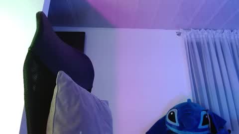 Snapshot of aurora_blossom__ chatting on September 24, 10:49 pm Aurora online show from September 24, 10:49 pm