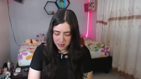 Snapshot of aurora_shy_ chatting on February 10, 10:19 pm Aurora  online show from February 10, 10:19 pm