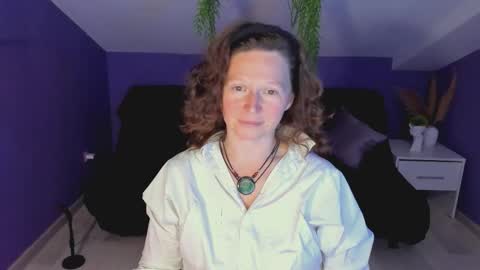 auroraborealis__ online show from September 18, 7:12 am