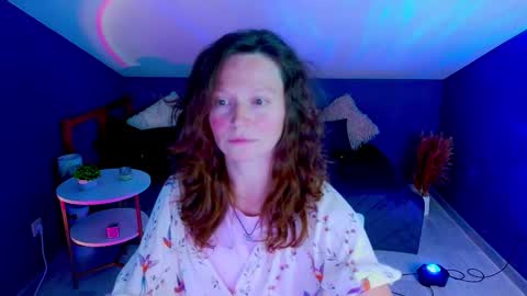 auroraborealis__ online show from September 30, 6:46 am